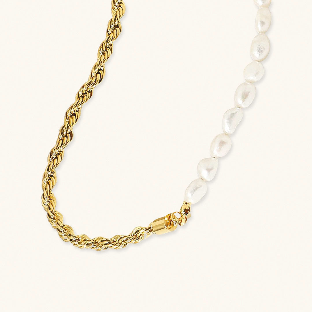 Dualia Gold Pearl Necklace